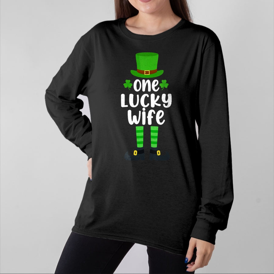 Best Wife Shirt, Wife and Husband Unisex T-Shirt/Hoodie/Sweatshirt HLT00 - Gift for wife T shirt, lucky wife Womens One Lucky Wife Funny St Patricks Day Lucky Shamrock V-Nec